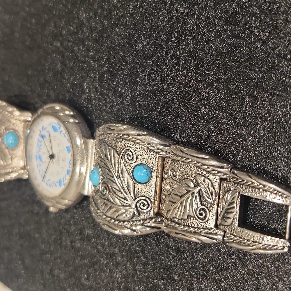 Watch - Picture 2 of 5